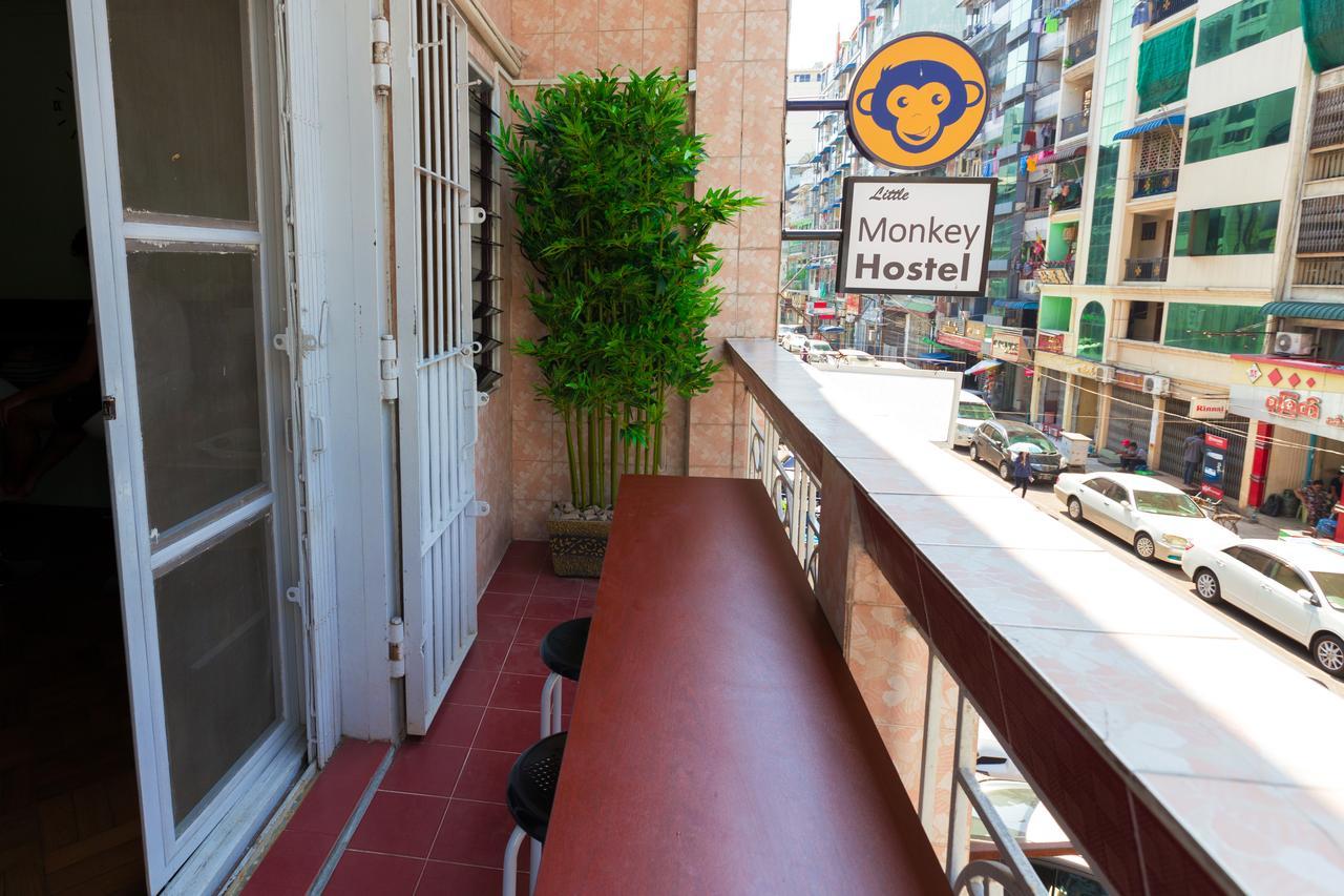 Little Monkey Hostel Янгон Екстер'єр фото