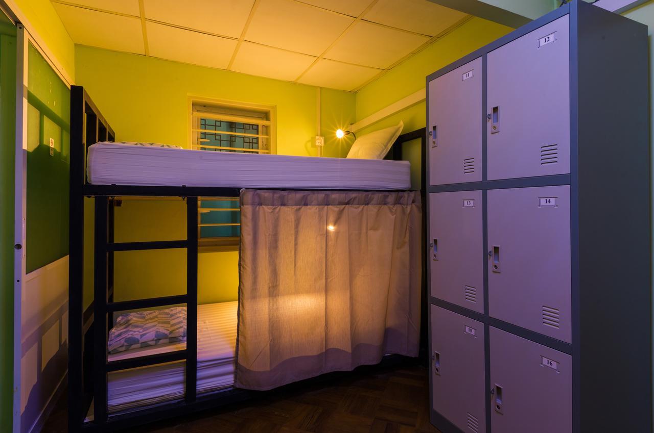 Little Monkey Hostel Янгон Екстер'єр фото