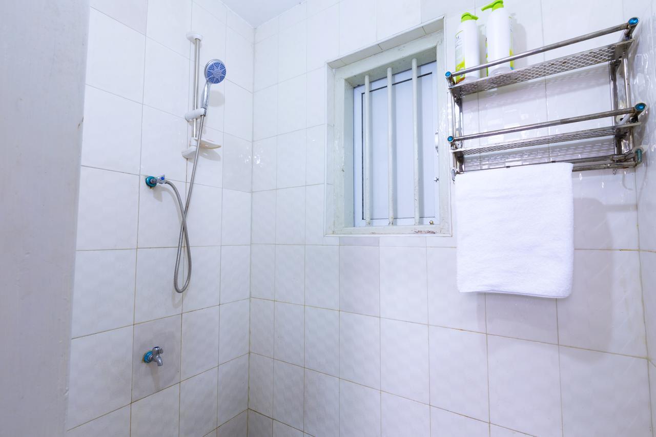 Little Monkey Hostel Янгон Екстер'єр фото