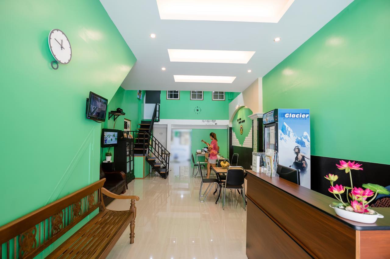 Little Monkey Hostel Янгон Екстер'єр фото