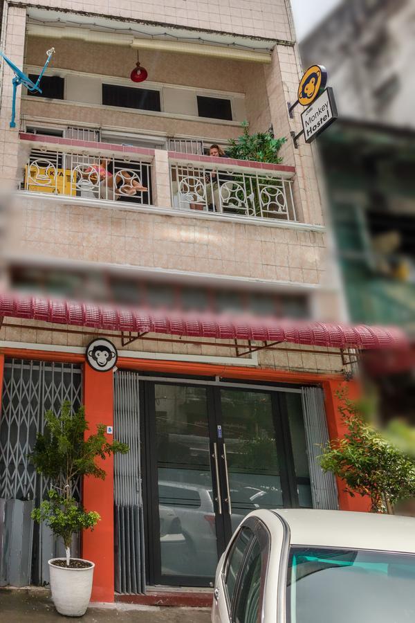 Little Monkey Hostel Янгон Екстер'єр фото