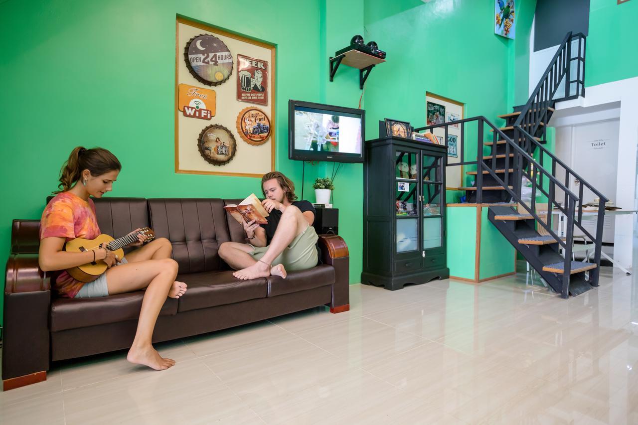Little Monkey Hostel Янгон Екстер'єр фото