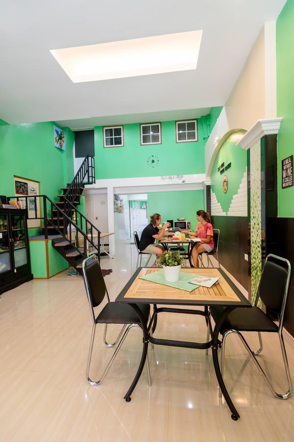 Little Monkey Hostel Янгон Екстер'єр фото
