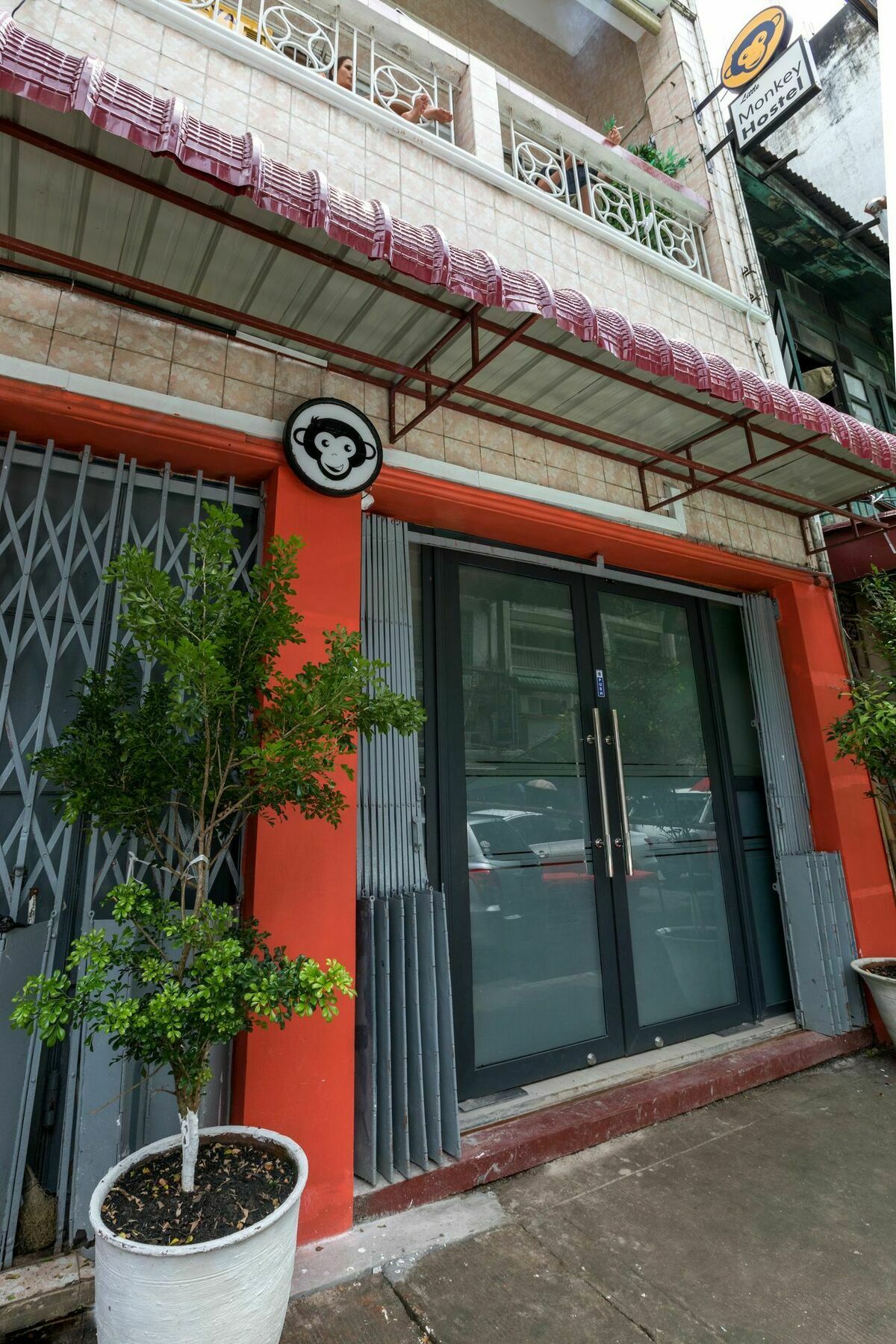 Little Monkey Hostel Янгон Екстер'єр фото